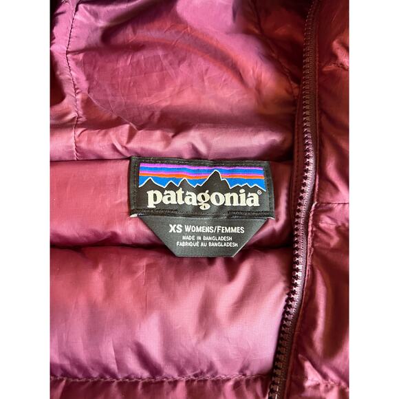 Patagonia Women’s XS Down Sweater Hoody Pullover dark currant puffy puffer coat - Picture 5 of 12